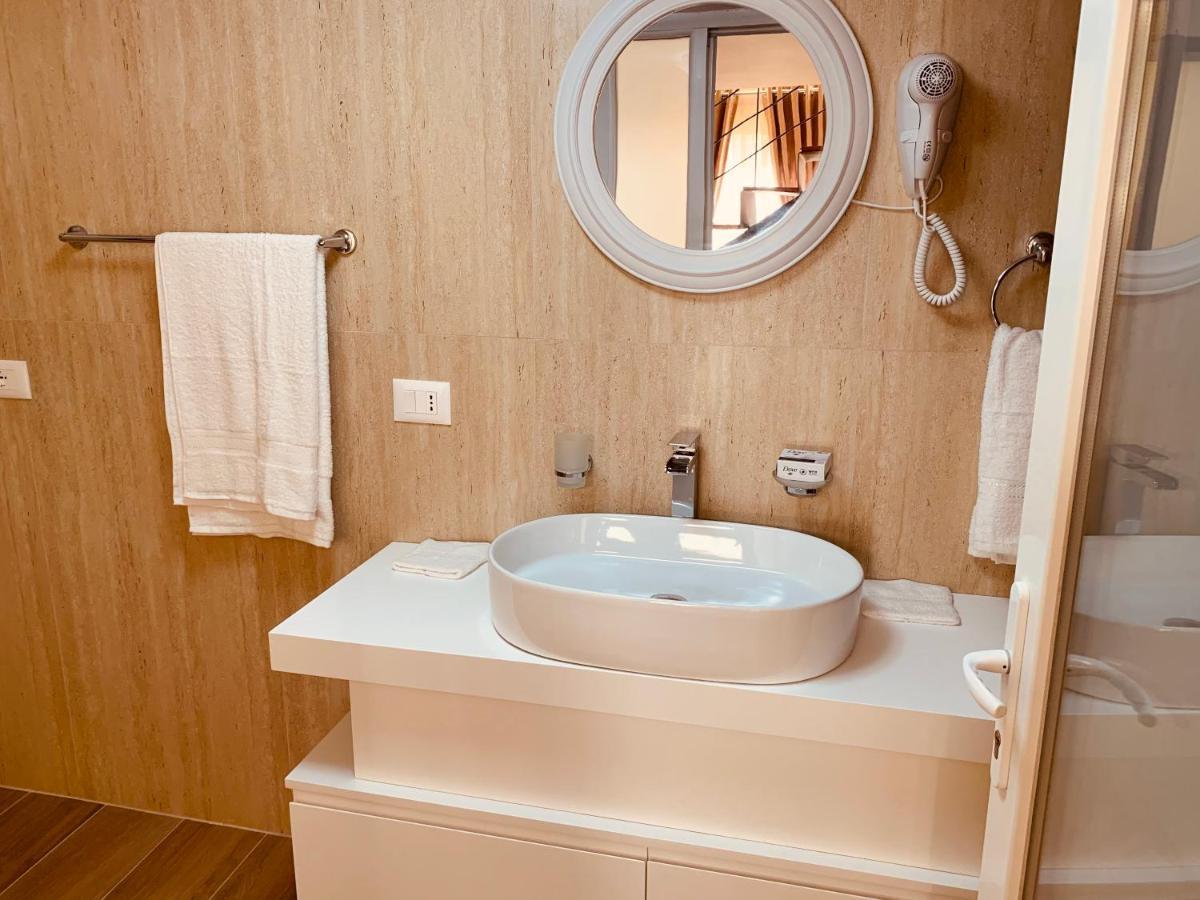Auto Tana Guest House Тирана Екстер'єр фото