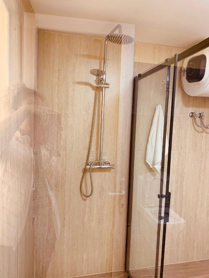 Auto Tana Guest House Тирана Екстер'єр фото