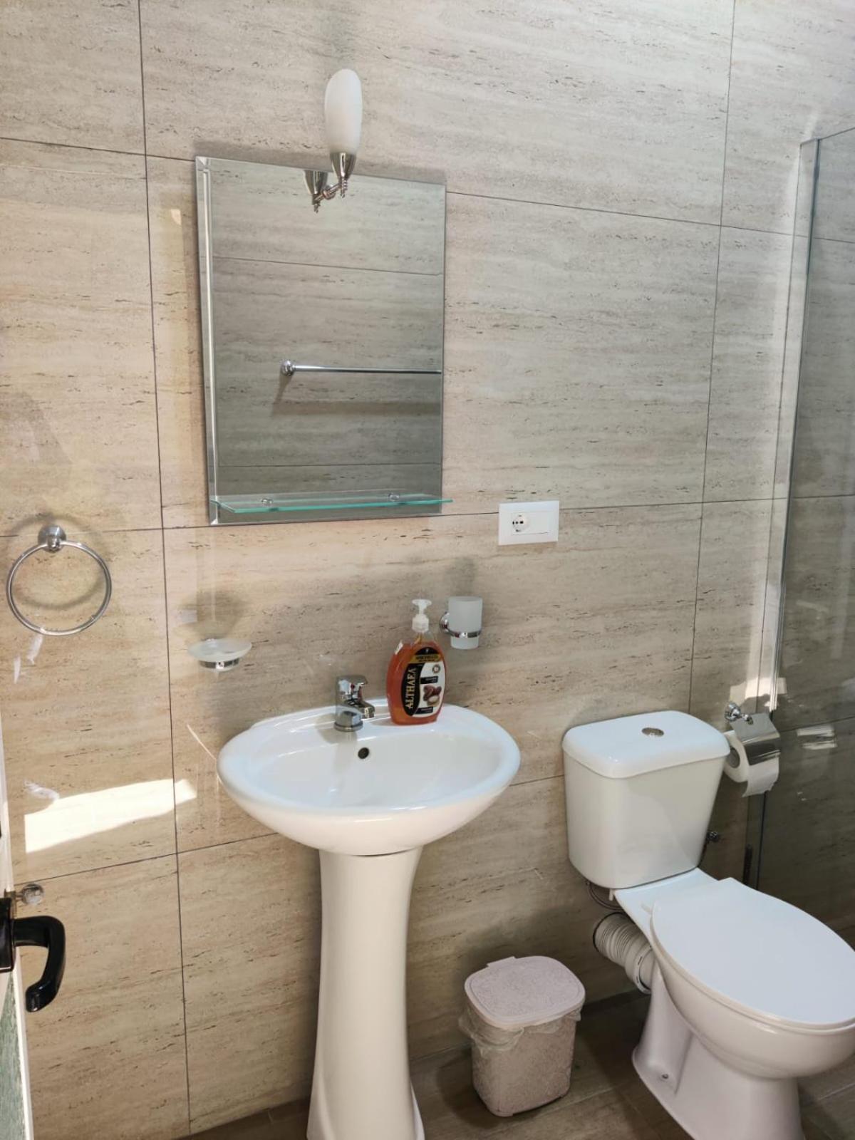 Auto Tana Guest House Тирана Екстер'єр фото