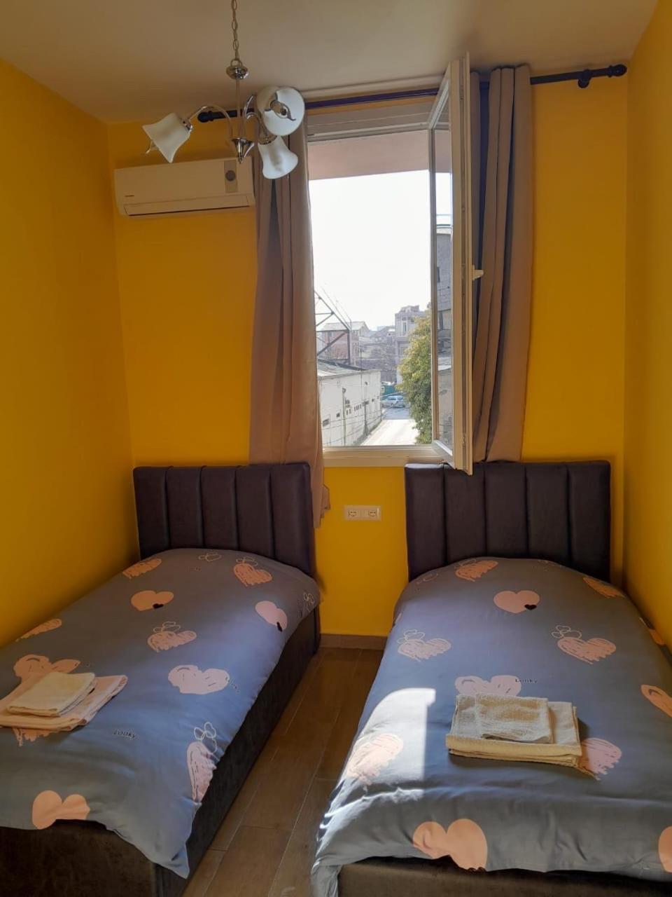 Auto Tana Guest House Тирана Екстер'єр фото