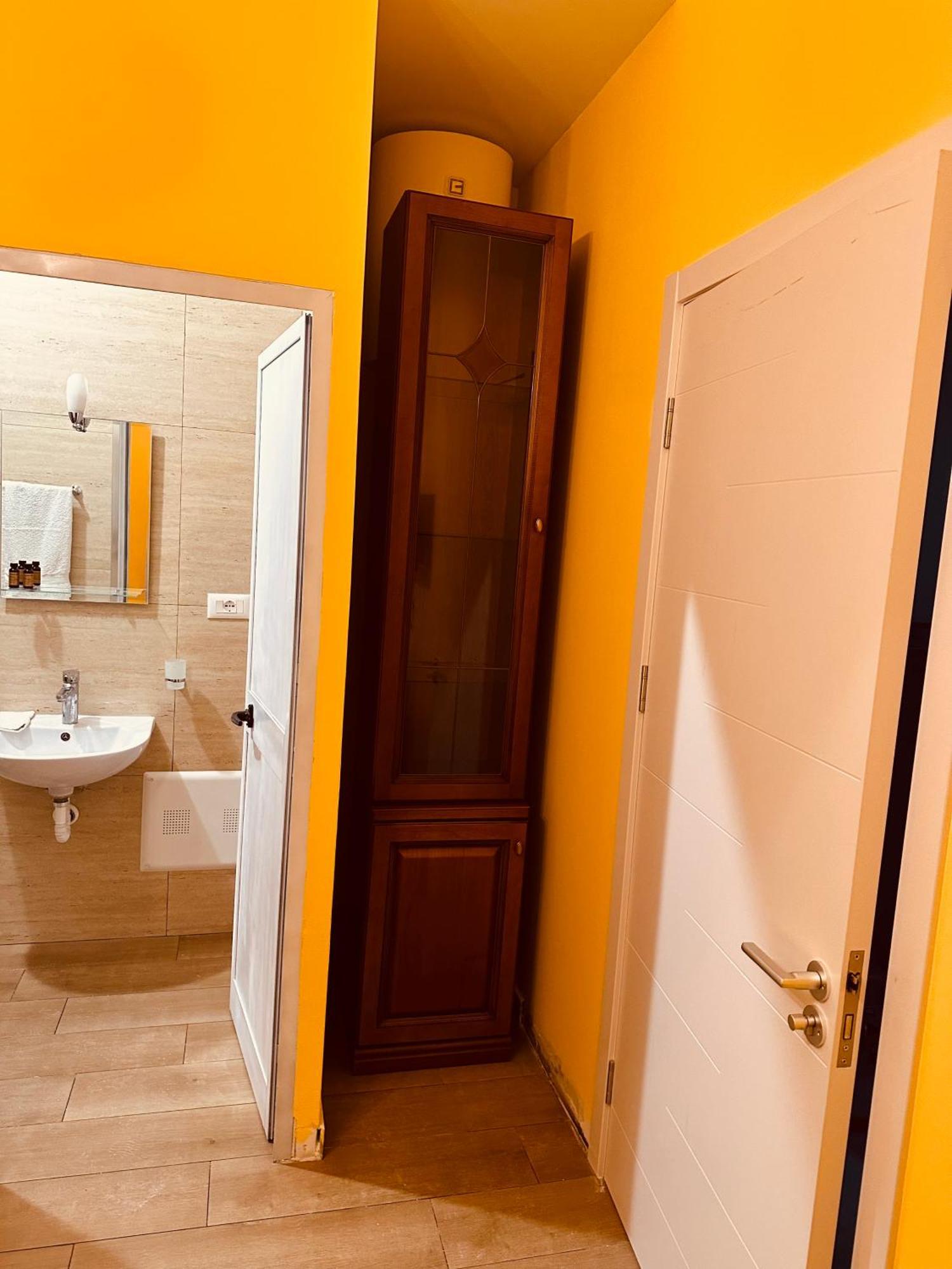 Auto Tana Guest House Тирана Екстер'єр фото
