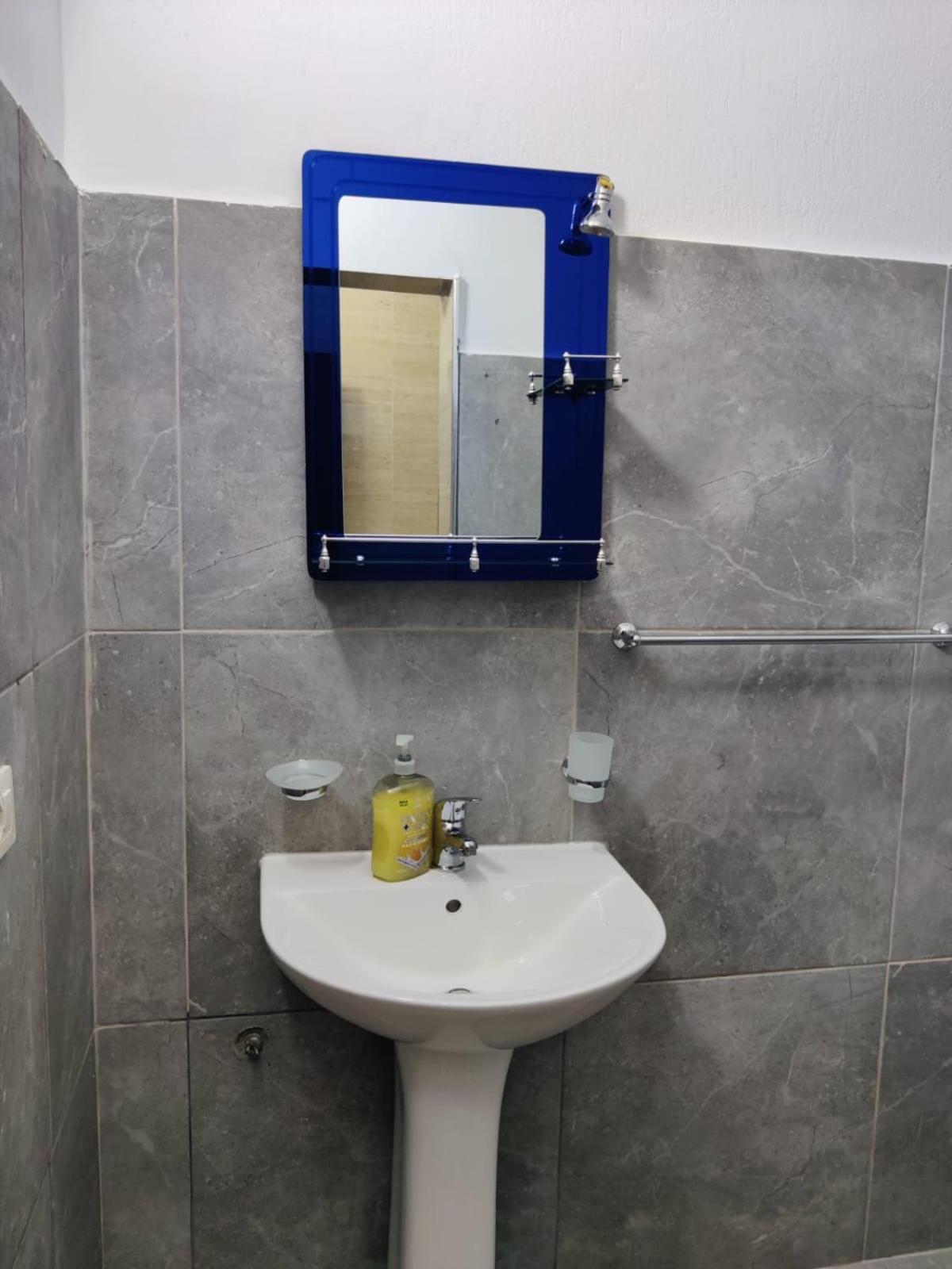 Auto Tana Guest House Тирана Екстер'єр фото